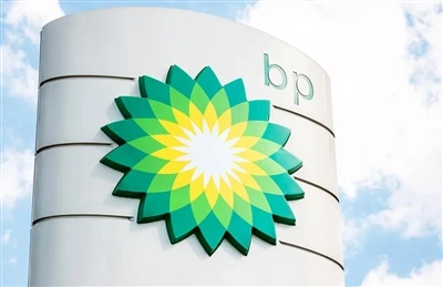 BP ponastavi strategijo: premika se osredotočenost na nafto in plin, načrtuje...