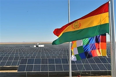 Bolivijski energetski namestnik minister hvalijo obnovljivi napredek Kitajske...