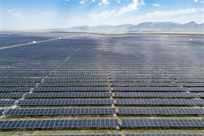 2. 200 milijonov $ 2,5 GW solarno vozlišče: partner Alfa Solar & Astroenergy ...